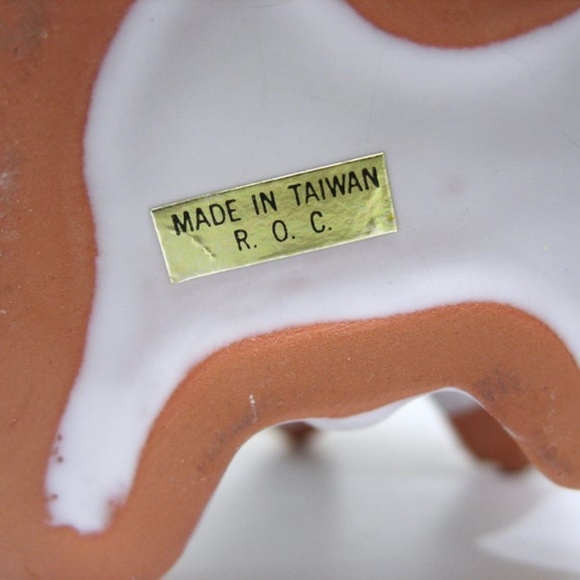 Cat Figurines, Set Two, Terra Cotta, White Glaze - Picture 7 of 8